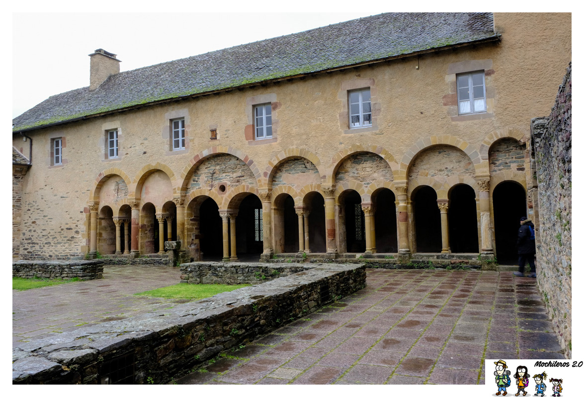 claustro abadia conques