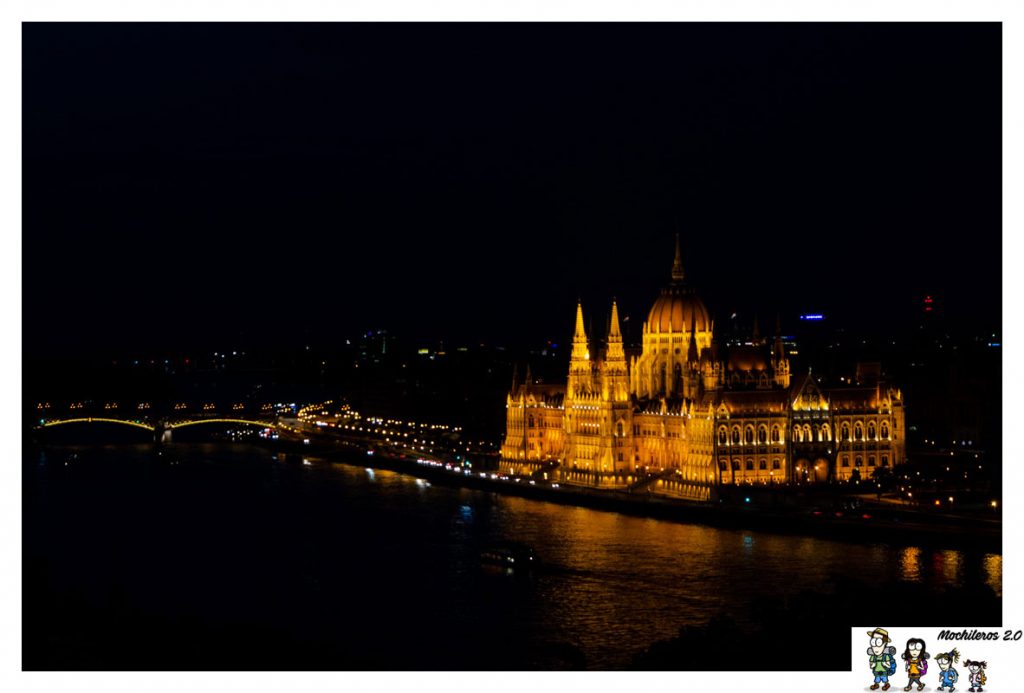 parlamento budapest noche