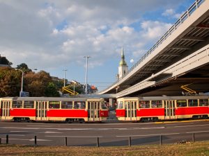 Lee más sobre el artículo Cómo llegar desde Viena a Bratislava – Tren, Bus, Barco