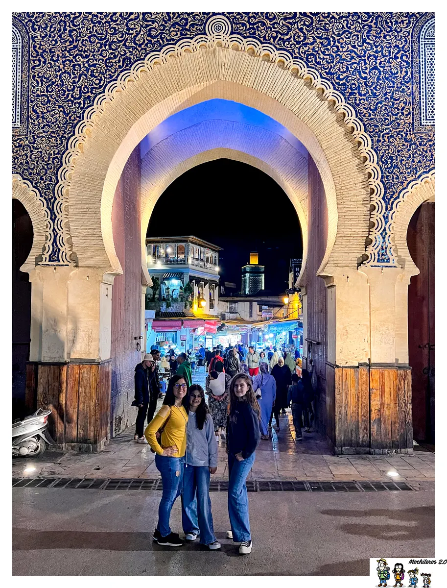 Puerta Bab Boujeloud, o puerta azul de la Medina de Fez