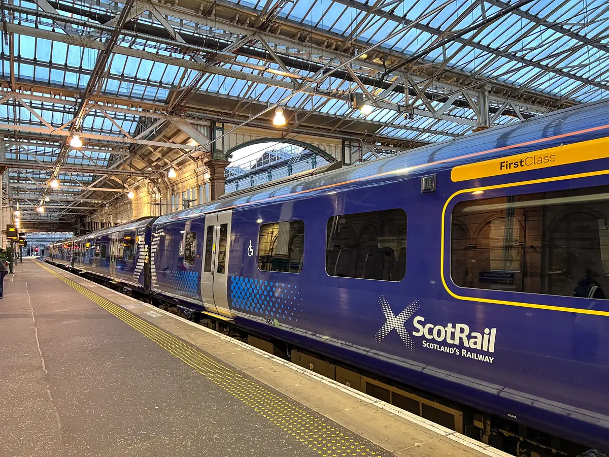 Tren de Edimburgo a Glasgow