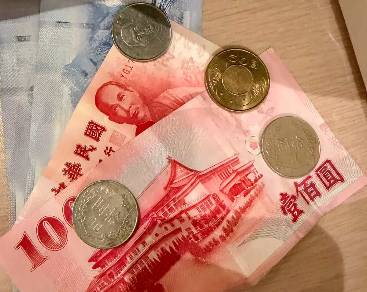 dinero taiwan Billetes y monedas taiwanesas